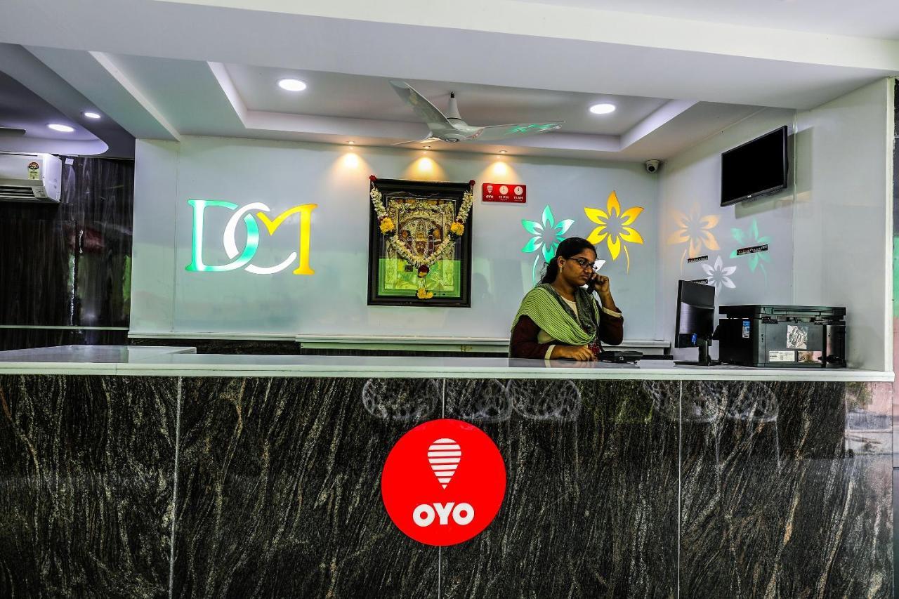 Oyo 16155 Hotel Dcm Grand Vijayawada Exterior photo